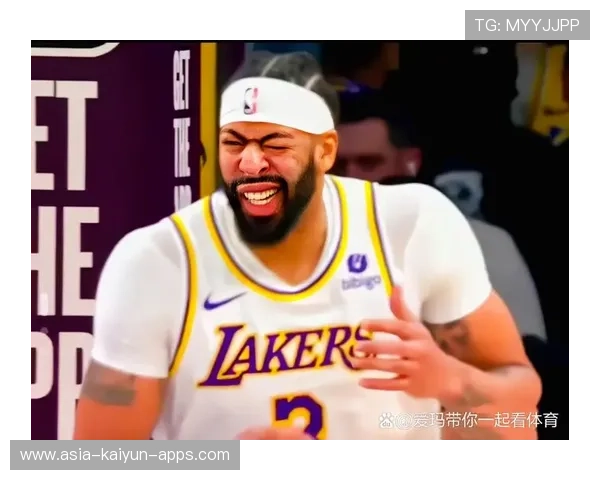 湖人训练场传来坏消息：一人受伤离场