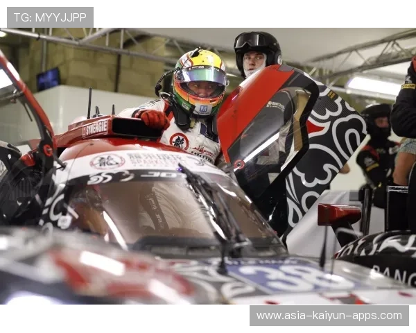 中国赛车手首次站上领奖台，创造历史突破，中国 赛车手