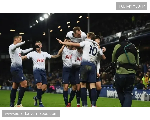 诺丁汉森林斥资50万英镑签下奥尔特加,一天内完成两笔关键引援 诺丁汉森林斥资50万英镑签下奥尔特加,一天内完成两笔关键引援